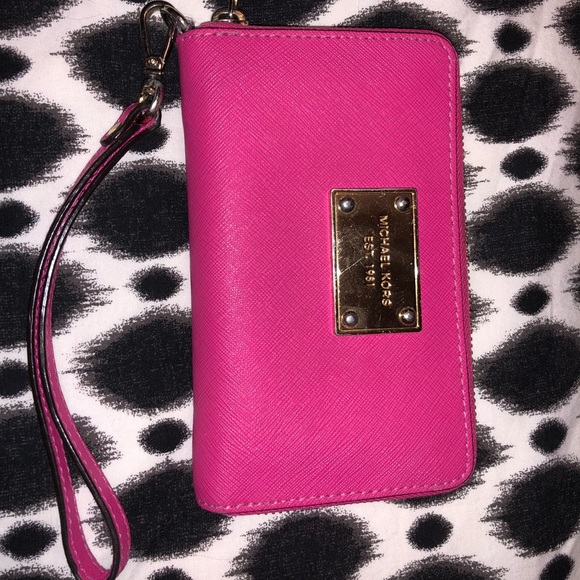 Michael Kors Handbags - Pink Michael Kors wristlet wallet. Michael Kors Handbags - Pink Michael Kors wristlet wallet.